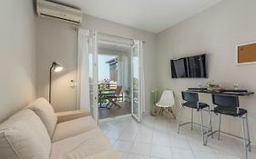 Apartment Green With Balcony