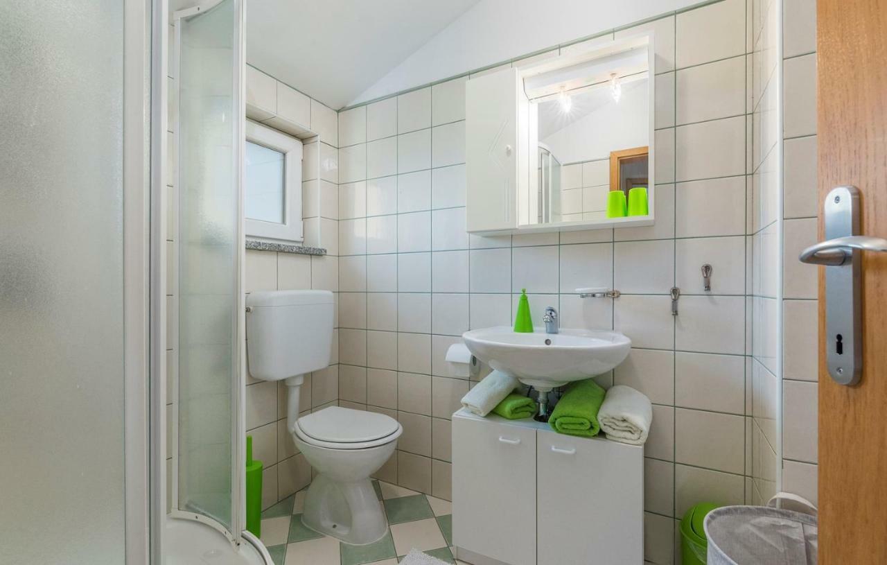 Apartment Green With Balcony Nova Vas  Esterno foto