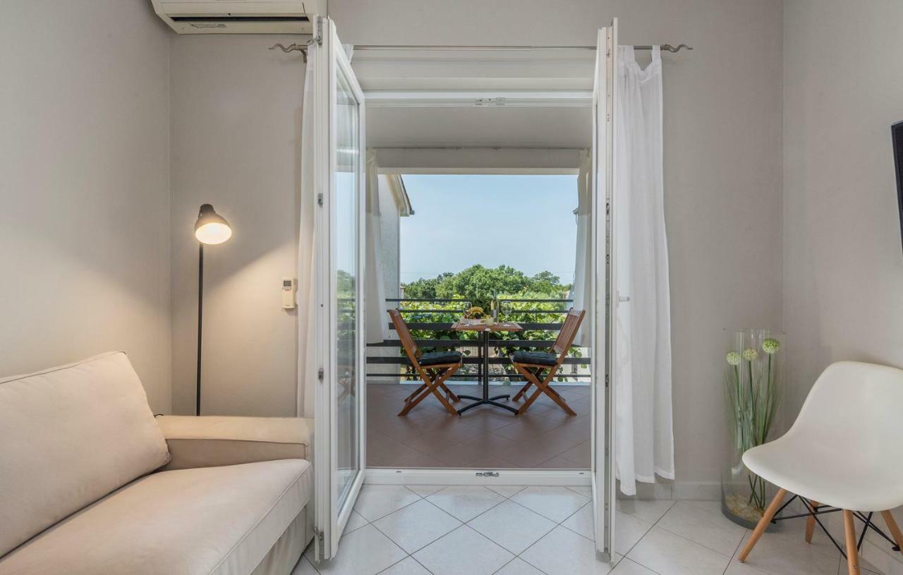 Apartment Green With Balcony Nova Vas  Esterno foto